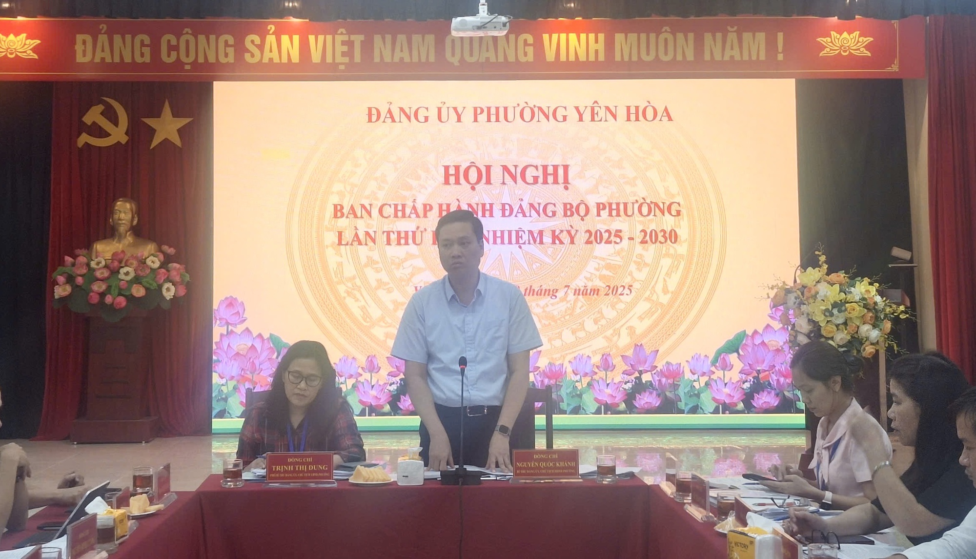 Hội nghị Ban chấp hành Đảng bộ phường Yên Hoà lần thứ Hai, nhiệm kỳ 2025 - 2030- Ảnh 2.