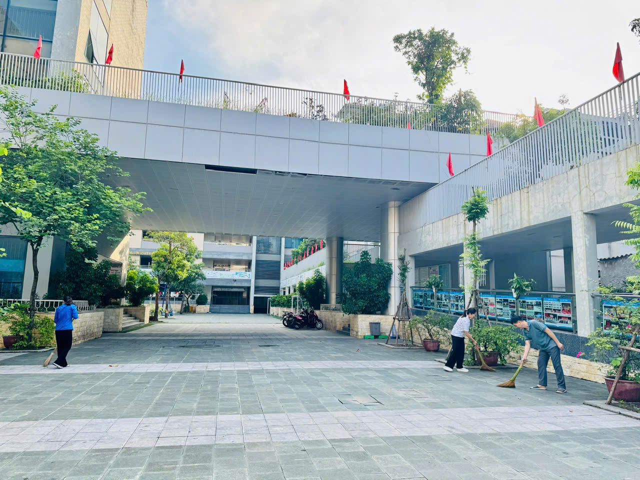 TRƯỜNG TIỂU HỌC AN HÒA HƯỞNG ỨNG TỔNG VỆ SINH MÔI TRƯỜNG CHÀO MỪNG ĐẠI HỘI ĐẢNG- Ảnh 2.
