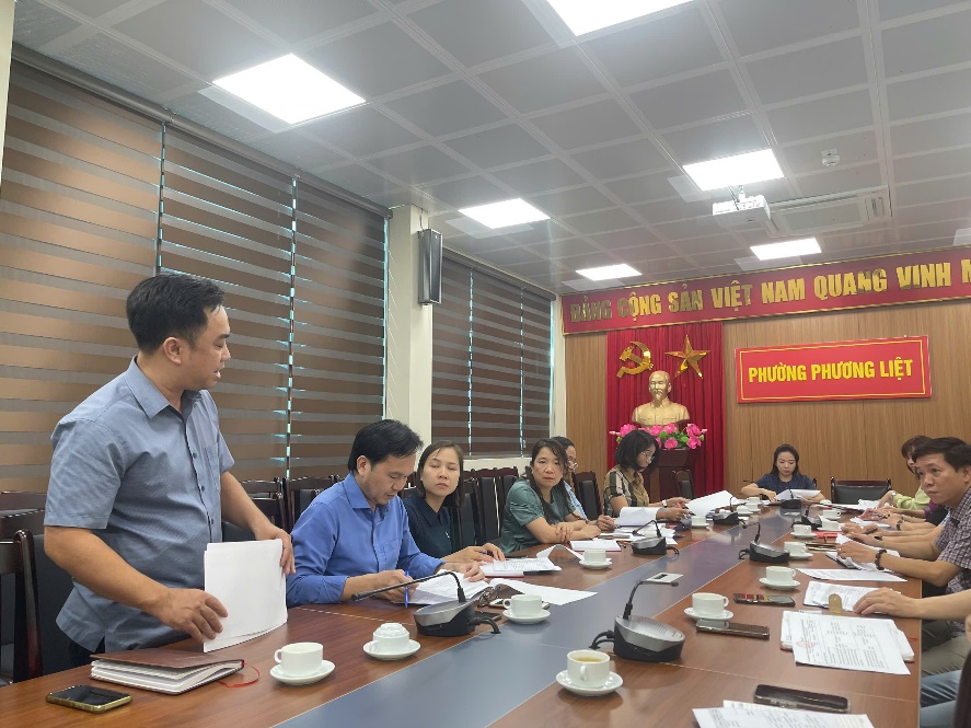 Họp Tiểu ban Tuyên truyền khánh tiết và Tổ chức phục vụ Đại hội Đảng bộ phường nhiệm kỳ 2025-2030- Ảnh 3.