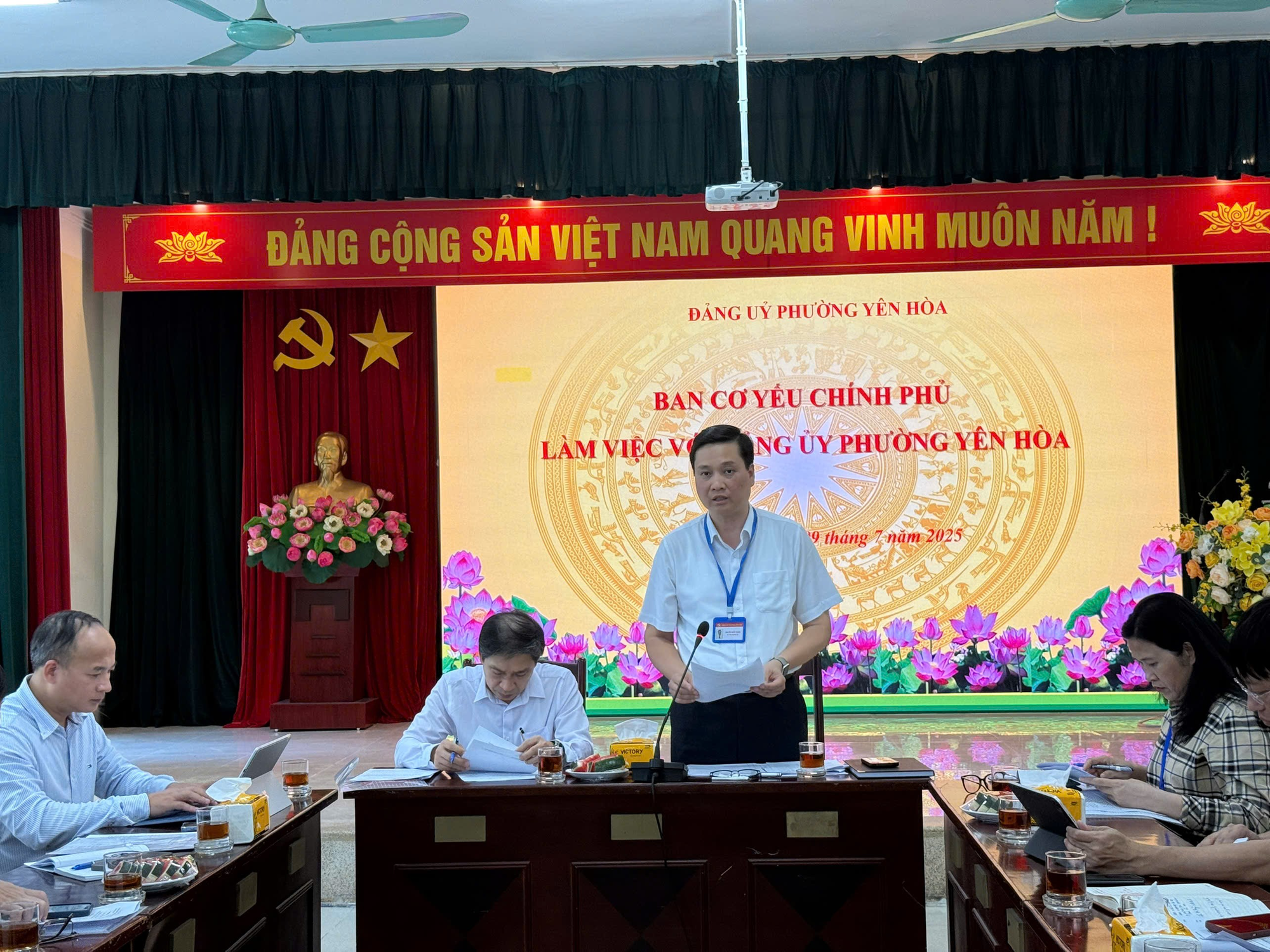 Đoàn công tác Ban Cơ yếu Chính phủ làm việc với Đảng uỷ phường Yên Hoà về tình hình vận hành điều hành tác nghiệp có bảo mật- Ảnh 1.