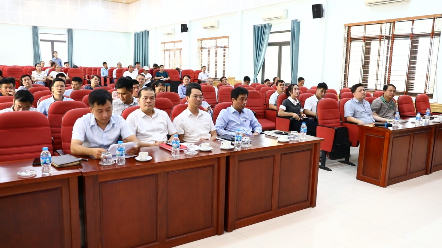 Lấy ý kiến nhân dân xã Sơn Đồng về Dự án đầu tư xây dựng đường sắt đô thị, tuyến số 5 Văn Cao - Hòa Lạc- Ảnh 1.