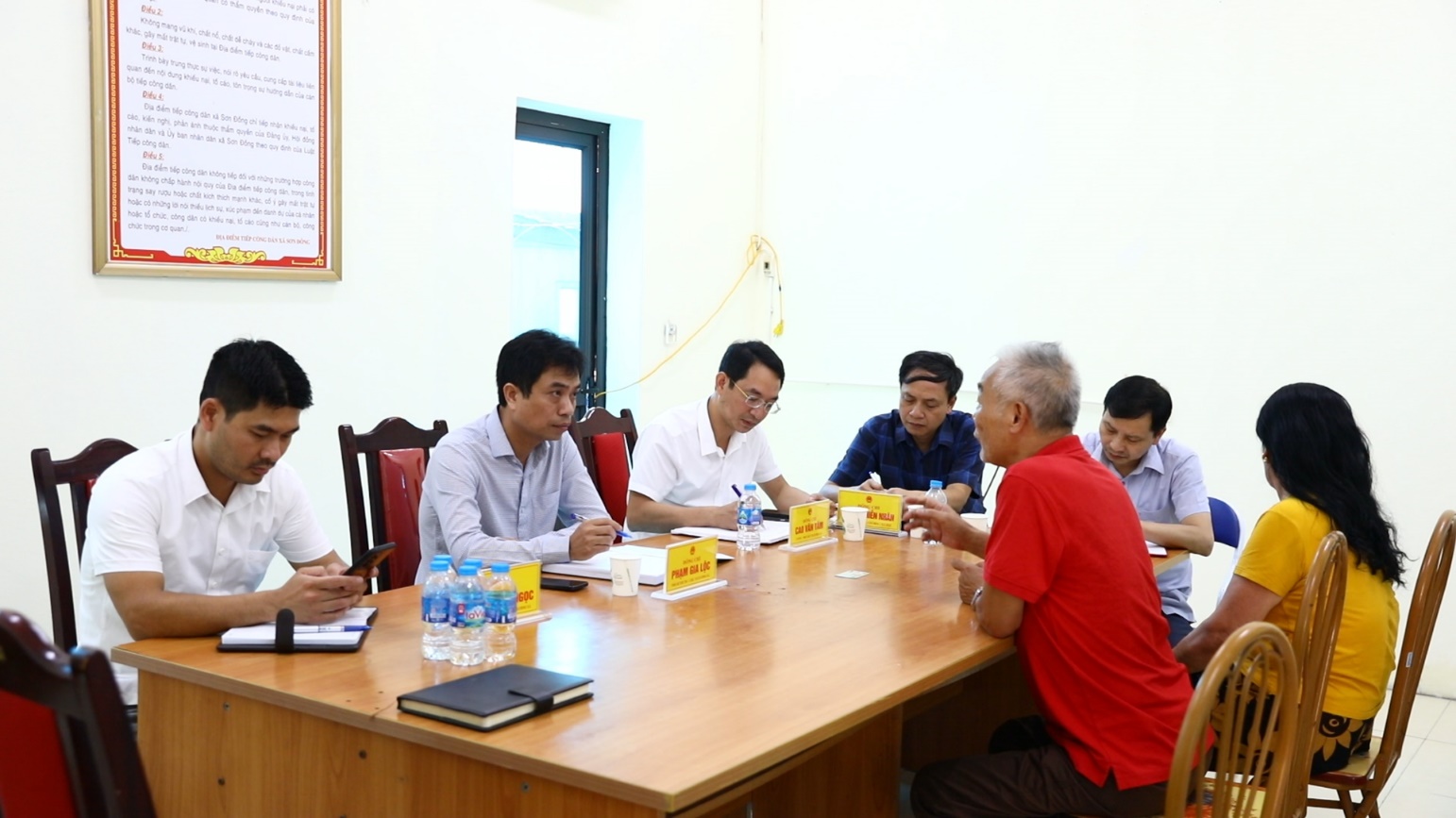 Đồng chí Phạm Gia Lộc - Phó Bí thư Đảng ủy, Chủ tịch UBND xã tiếp công dân định kỳ tháng 7/2025- Ảnh 2.