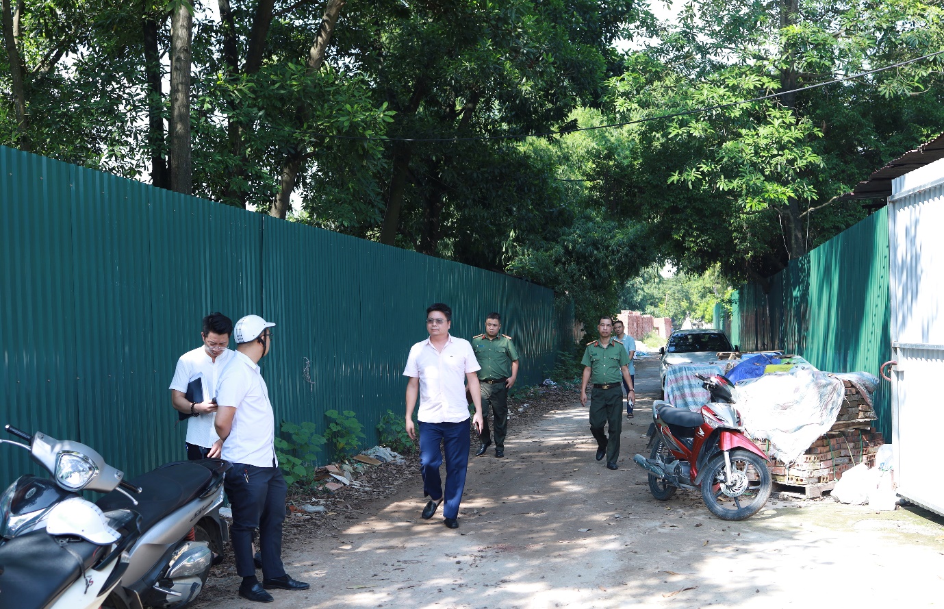 Phường Xuân Đỉnh tổ chức kiểm tra hiện trạng các dự án trên địa bàn- Ảnh 2.