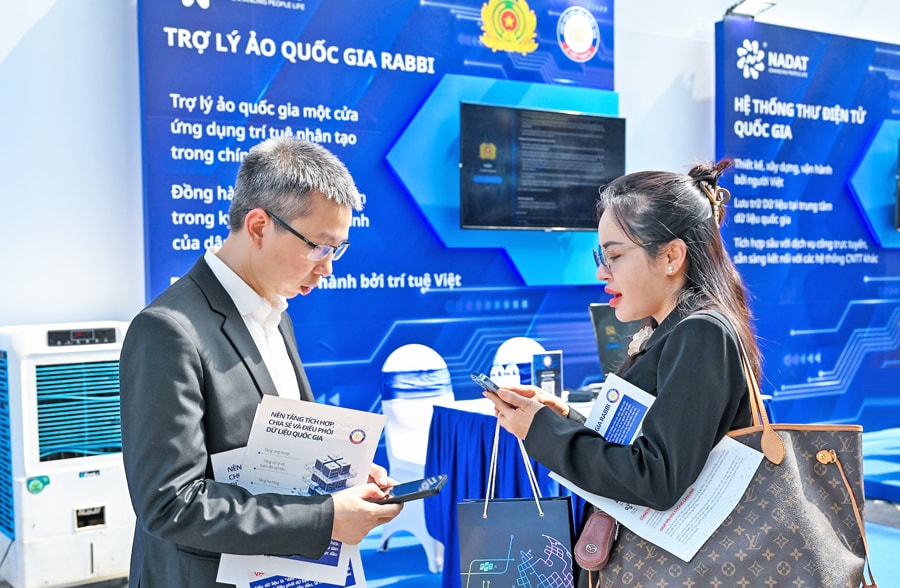 Trợ lý ảo phục vụ chính quyền địa phương hai cấp: Hiệu quả, kịp thời- Ảnh 1.