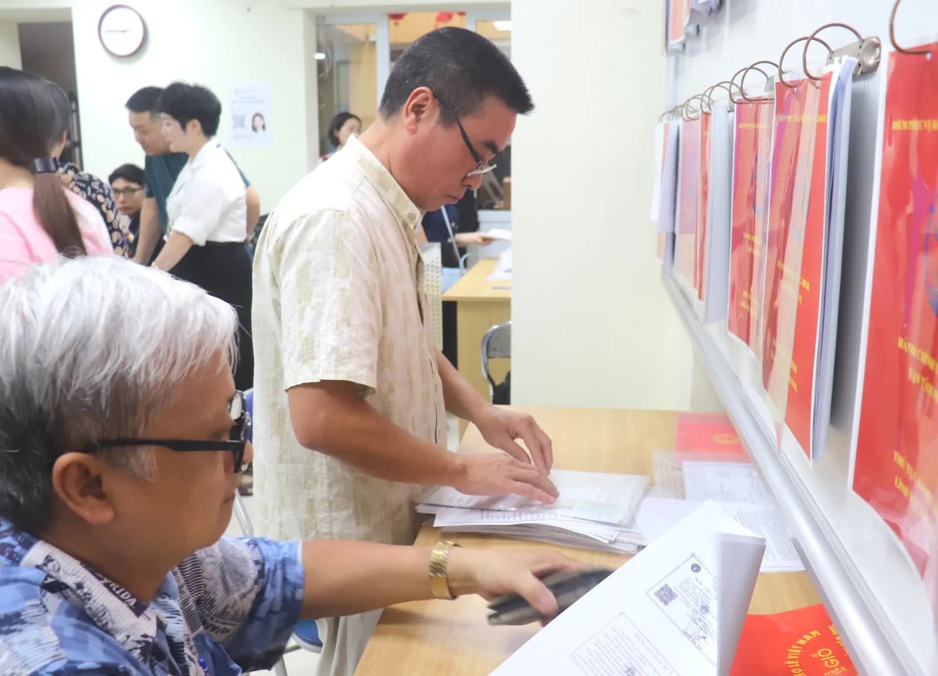 Hà Nội: đẩy mạnh ứng dụng công nghệ số, nâng cao hiệu quả phục vụ người dân, doanh nghiệp- Ảnh 1.