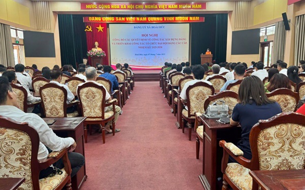 Đảng bộ xã Hoài Đức tổ chức hội nghị công bố các Quyết định về công tác xây dựng Đảng và triển khai kế hoạch tổ chức Đại hội Đảng bộ cấp cơ sở
