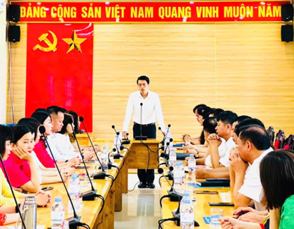 UBND XÃ NỘI BÀI TỔ CHỨC THÀNH CÔNG HỘI NGHỊ CÔNG BỐ VÀ TRAO QUYẾT ĐỊNH NHÂN SỰ CHO NGÀNH GIÁO DỤC VÀ Y TẾ TRÊN ĐỊA BÀN- Ảnh 1.