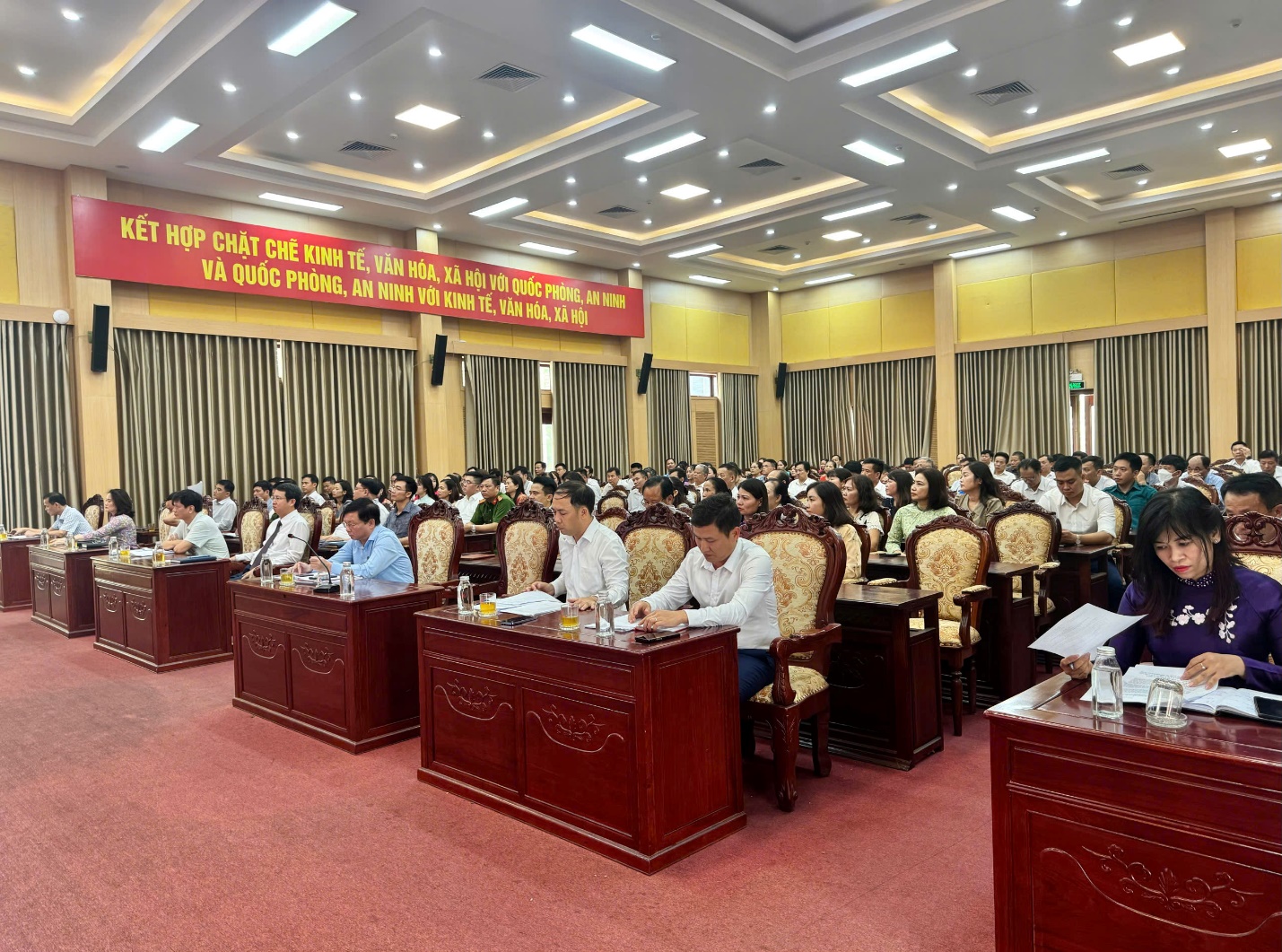 Đảng bộ xã Hoài Đức tổ chức hội nghị công bố các Quyết định về công tác xây dựng Đảng và triển khai kế hoạch tổ chức Đại hội Đảng bộ cấp cơ sở- Ảnh 1.