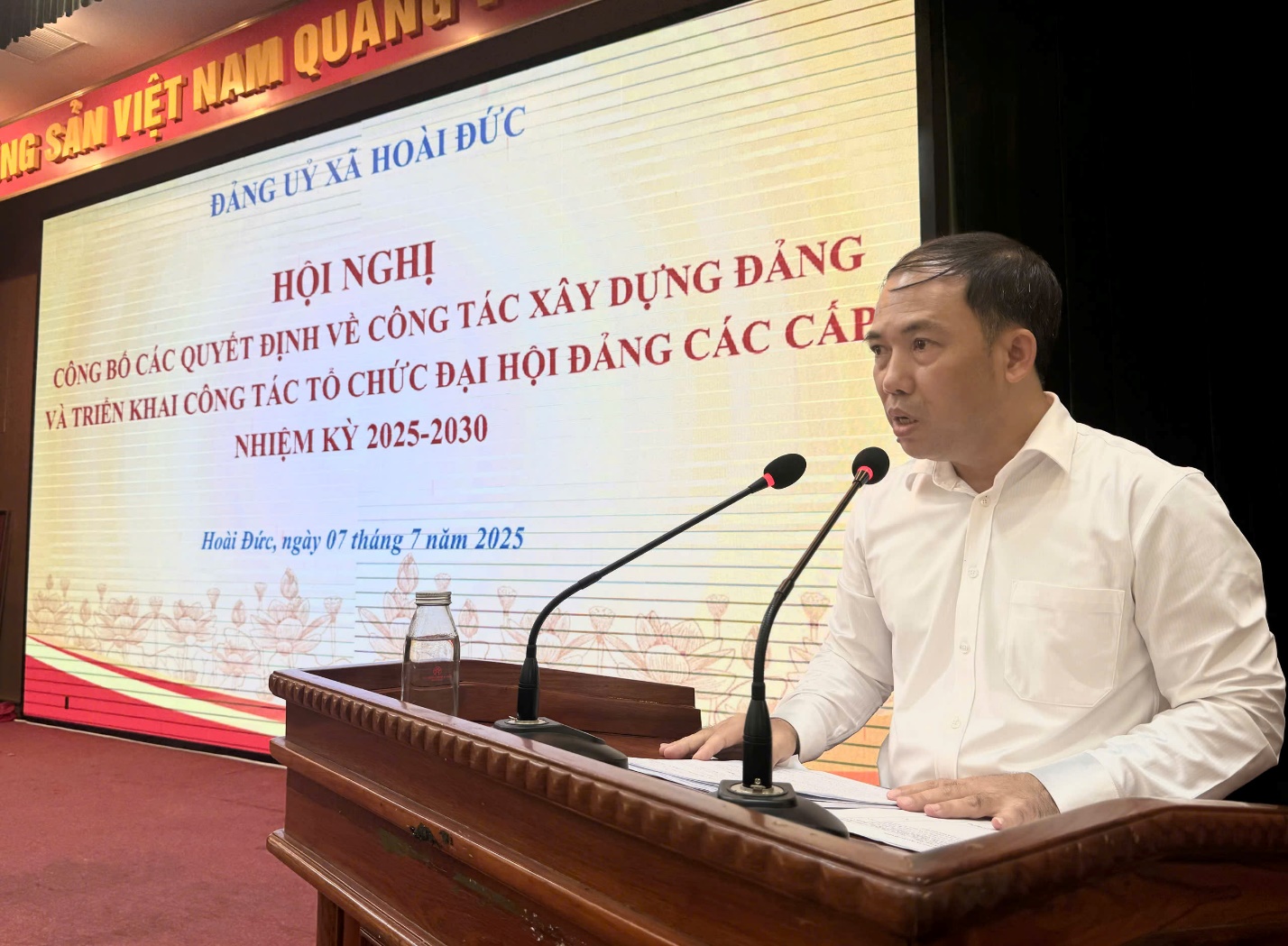 Đảng bộ xã Hoài Đức tổ chức hội nghị công bố các Quyết định về công tác xây dựng Đảng và triển khai kế hoạch tổ chức Đại hội Đảng bộ cấp cơ sở- Ảnh 5.