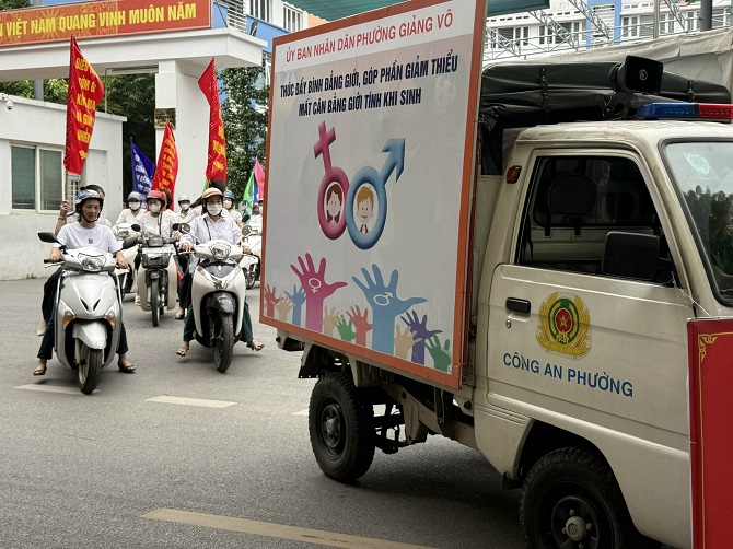 https://soyte.hanoi.gov.vn/documents/8339173/8968444/z6793179917989_359a98ce74b02cf3ae2ba7355c02e4f6.jpg/190c435a-0de0-43c7-9413-3b8ef3865169?t=1752205353712