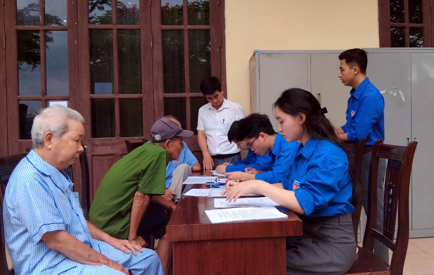 Xuân Mai: hướng dẫn hoàn thiện và thu nhận hồ sơ của người dân đến làm thủ tục hưởng trợ cấp hưu trí xã hội theo Nghị định 176 của Chính Phủ- Ảnh 3.