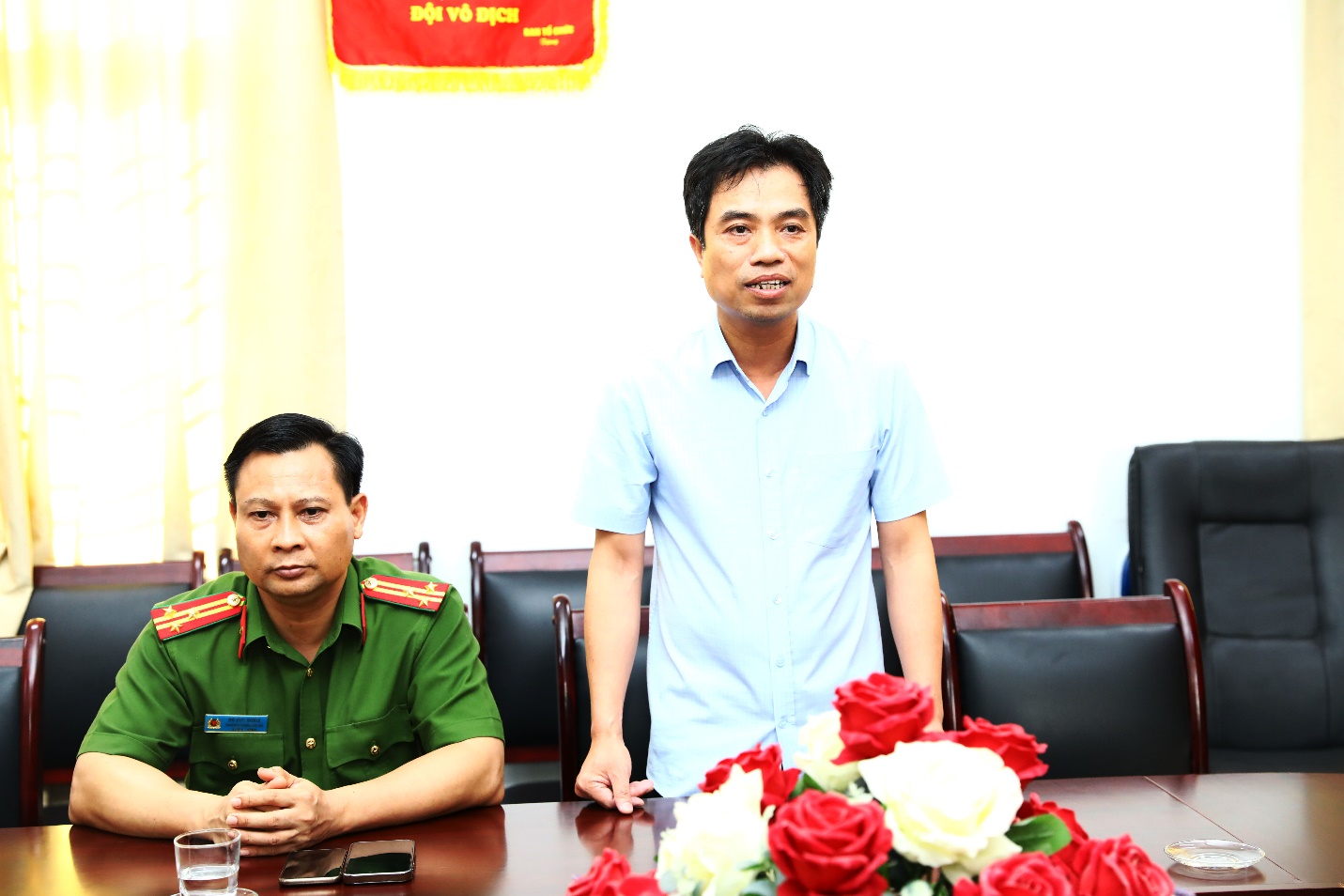 Ban đại diện Phật giáo xã chúc mừng lãnh đạo xã chúc mừng cấp ủy, chính quyền xã Sơn Đồng (mới)- Ảnh 4.