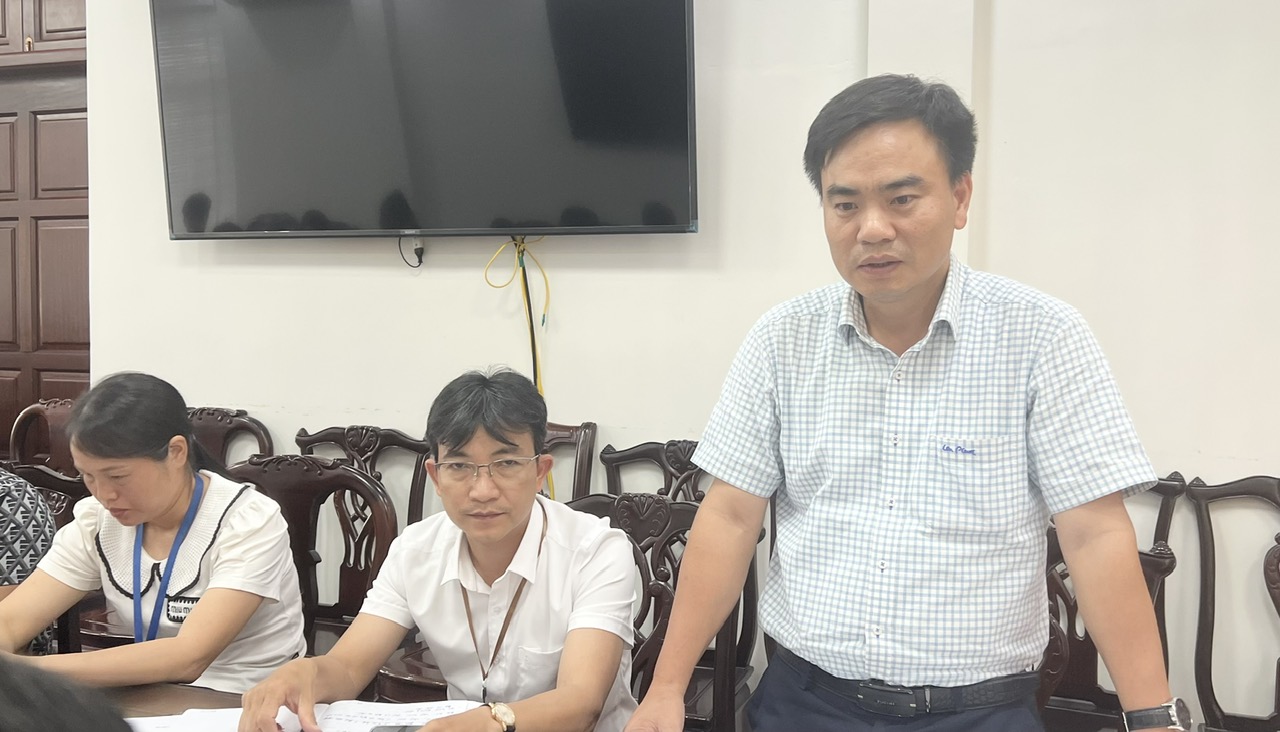 Đồng chí Hồ Trung Nghĩa - Phó Bí thư Đảng ủy, Chủ tịch UBND xã An Khánh làm việc với phòng Kinh tế - Ảnh 2.