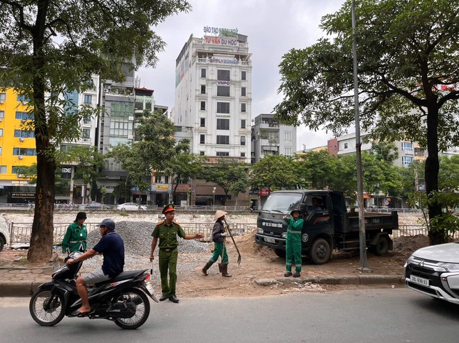 Xử lý vi phạm trật tự đô thị tại các tuyến đường dọc sông Tô Lịch- Ảnh 4.