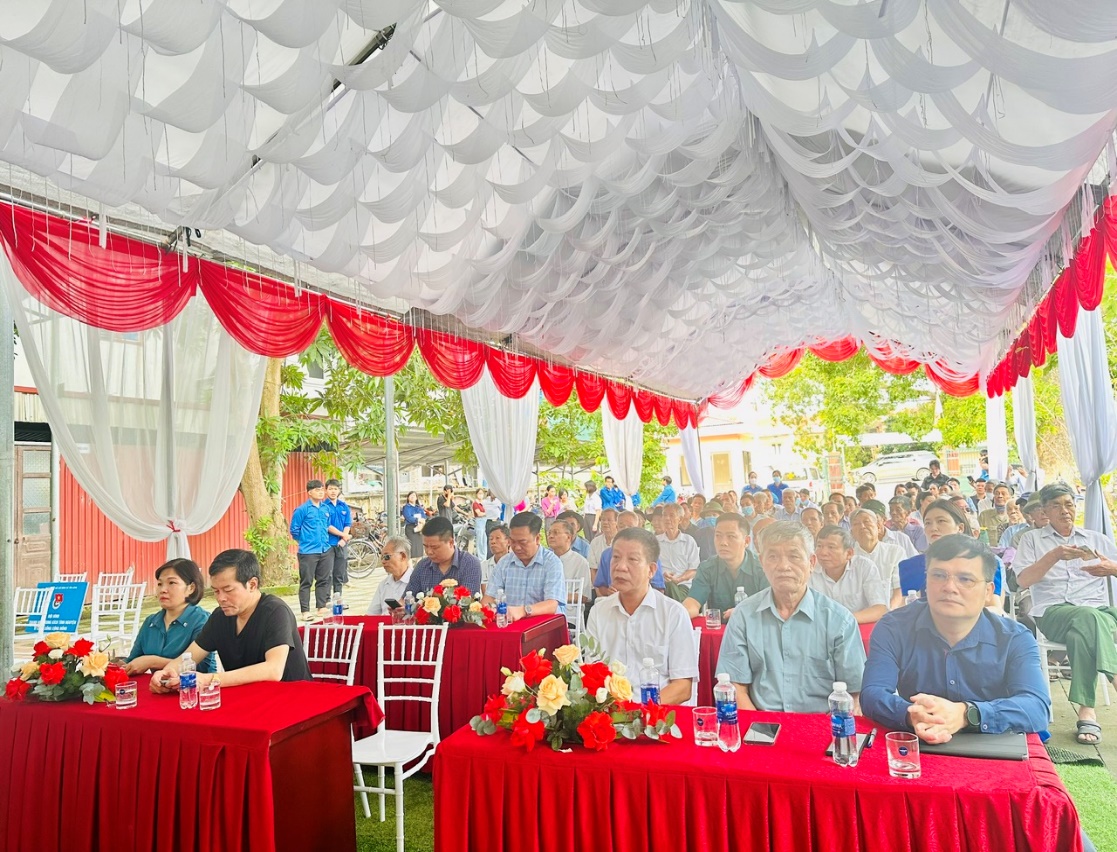 XÃ YÊN LÃNG TỔ CHỨC KHÁM BỆNH, TƯ VẤN SỨC KHỎE, CẤP THUỐC MIỄN PHÍ CHO CÁC ĐỐI TƯỢNG CHÍNH SÁCH NHÂN DỊP KỶ NIỆM 78 NĂM NGÀY THƯƠNG BINH - LIỆT SĨ (27/7/1947 – 27/7/2025).- Ảnh 6.