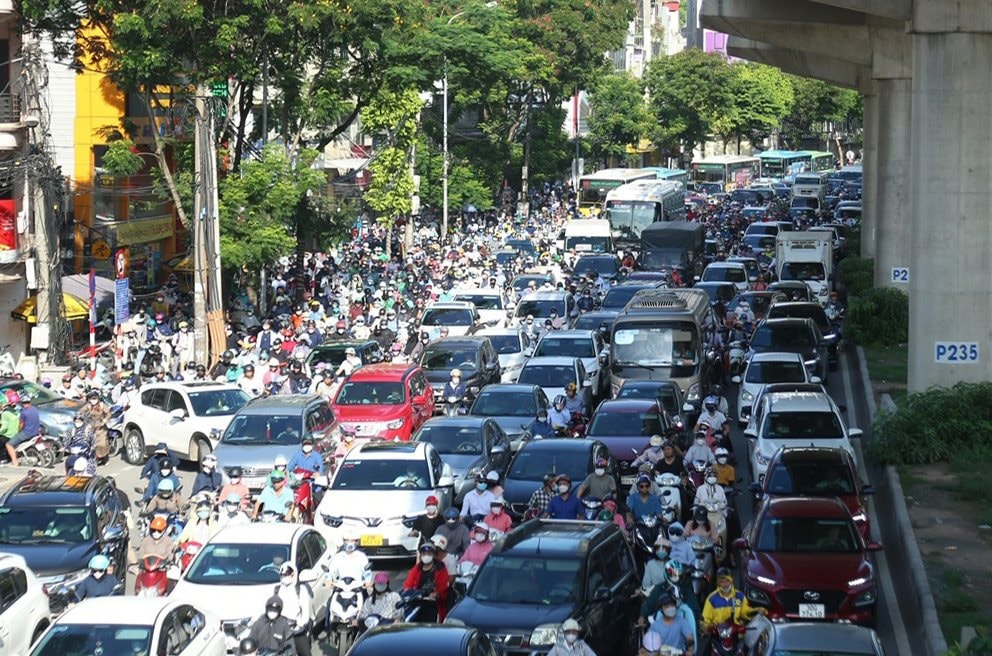 Đến 1-7-2026, Hà Nội không có xe máy dùng nhiên liệu hóa thạch lưu thông trong Vành đai 1- Ảnh 2.