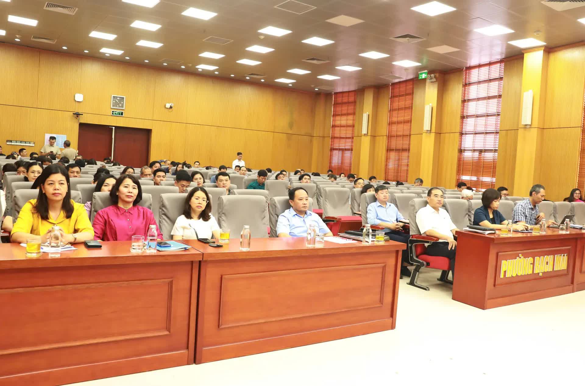 Hội nghị công bố quyết định thành lập, chỉ định nhân sự 6 tổ chức cơ sở đảng trực thuộc Đảng ủy Phường Bạch Mai- Ảnh 1.