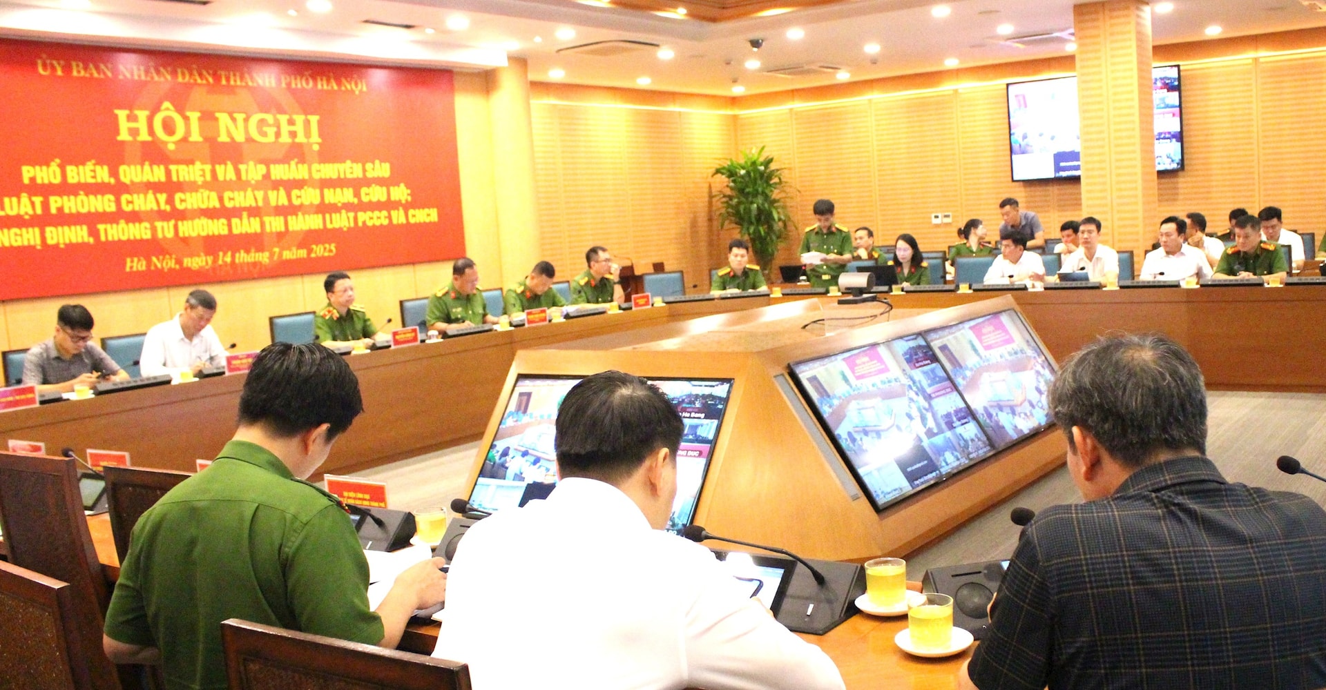 Hà Nội vận động 100% hộ gia đình trang bị, lắp đặt hệ thống cảnh báo cháy sớm- Ảnh 4.