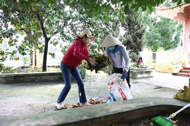 MTTQ xã Sơn Đồng và các tổ chức thành viên tổng vệ sinh, dọn dẹp, làm đẹp nghĩa trang liệt sĩ
- Ảnh 6.