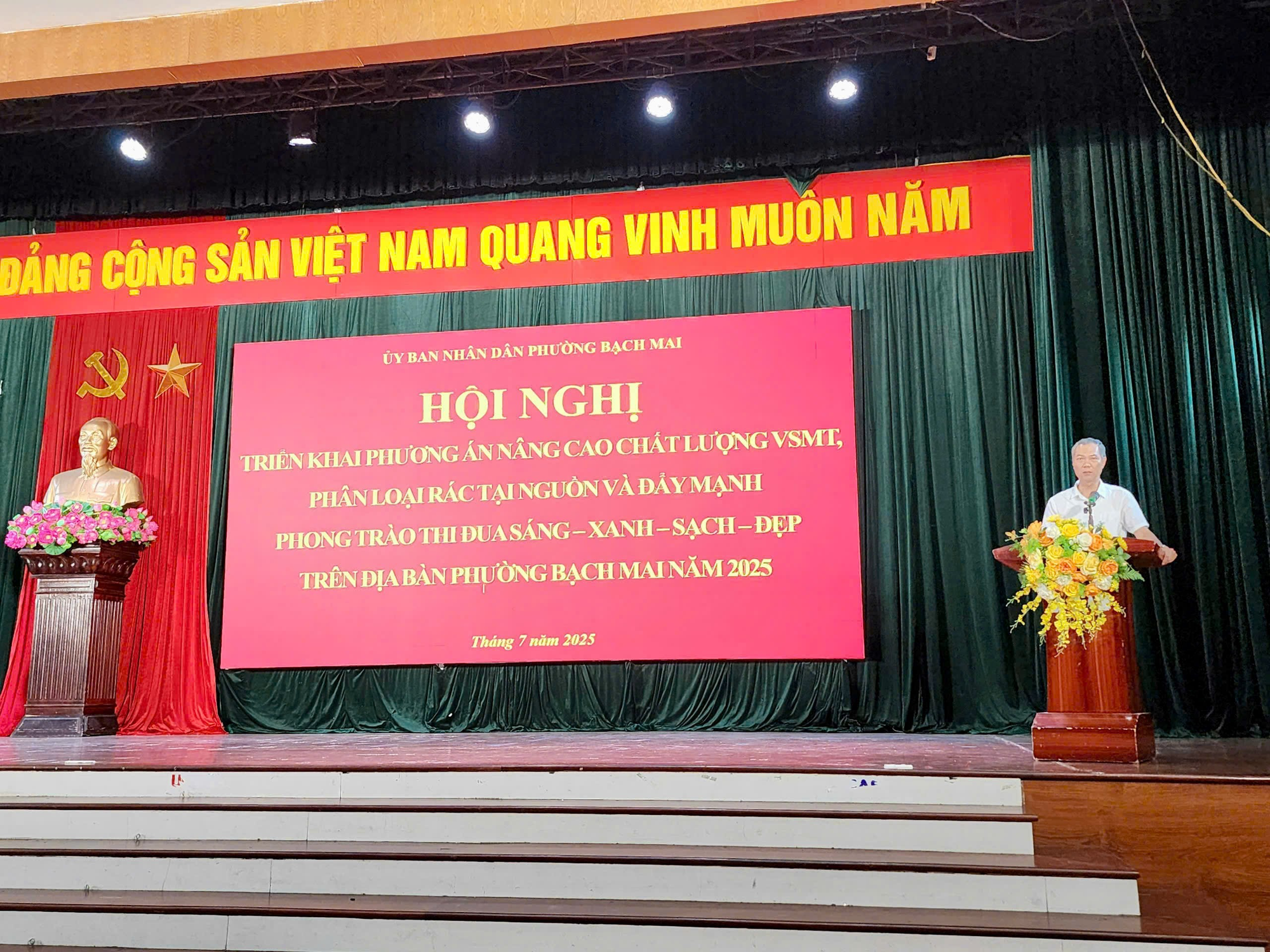 Phường Bạch Mai tổ chức Hội nghị triển khai phương án nâng cao chất lượng vệ sinh môi trường, phân loại và thu gom chất thải rắn sinh hoạt tại nguồn và đẩy mạnh phong trào thi đua “Sáng – xanh – sạch – đẹp” trên địa bàn năm 2025.- Ảnh 1.