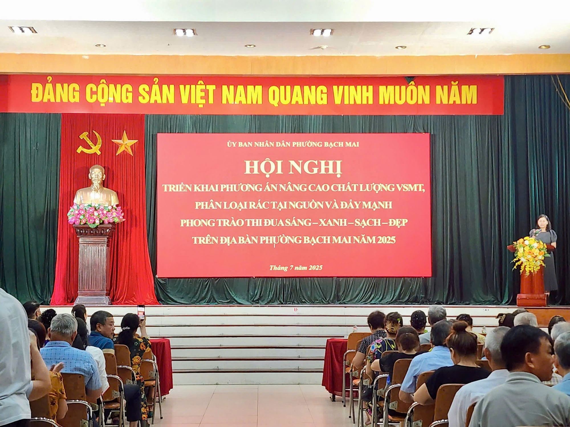 Phường Bạch Mai tổ chức Hội nghị triển khai phương án nâng cao chất lượng vệ sinh môi trường, phân loại và thu gom chất thải rắn sinh hoạt tại nguồn và đẩy mạnh phong trào thi đua “Sáng – xanh – sạch – đẹp” trên địa bàn năm 2025.- Ảnh 3.
