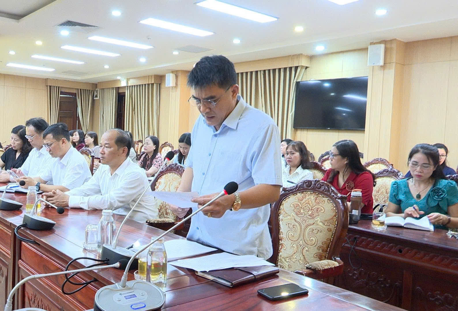 UBND xã Hoài Đức tổ chức hội nghị công bố va trao quyết định về công tác cán bộ- Ảnh 1.