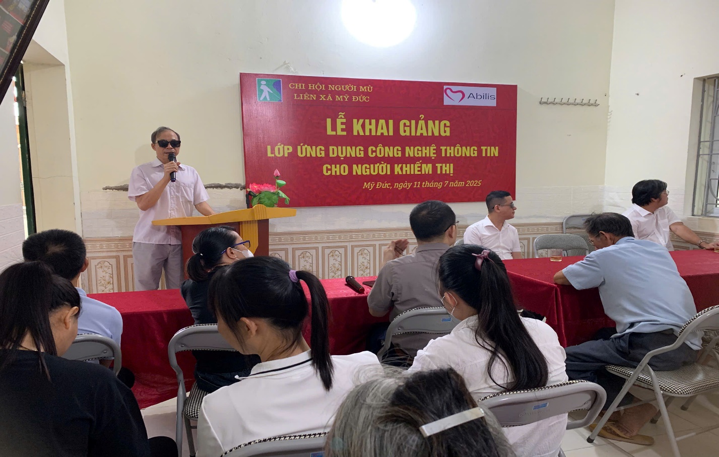 Toàn cảnh lễ khai mạc lớp ứng dụng công nghệ thông tin cho người khiếm thính khu vực Mỹ  Đức- Ảnh 1.