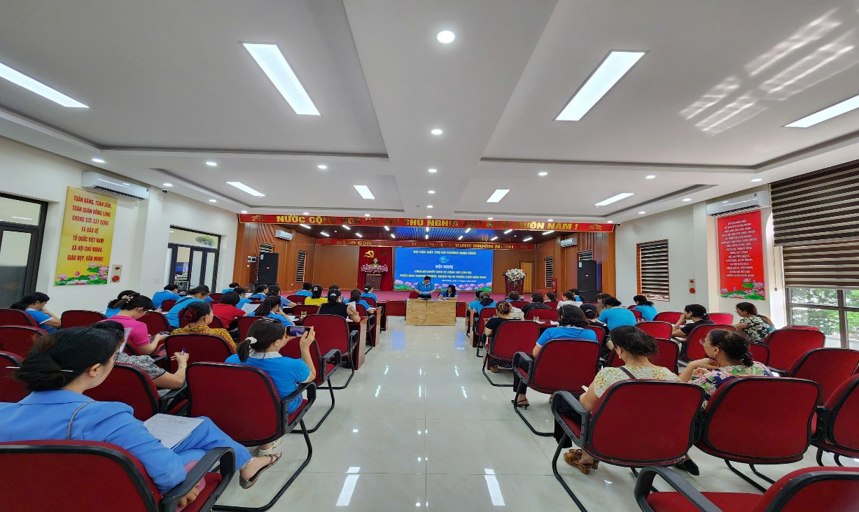 Hội Liên hiệp phụ nữ phường Định Công tổ chức hội nghị công bố các quyết định về công tác cán bộ, triển khai nhiệm vụ công tác 6 tháng cuối năm 2025- Ảnh 1.