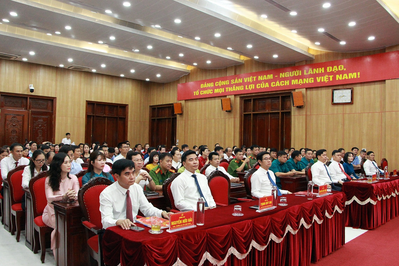 Chương Mỹ công bố và trao quyết định về công tác cán bộ; Triển khai kế hoạch Đại hội các Đảng bộ, Chi bộ trực thuộc tiến tới Đại hội đại biểu Đảng bộ phường Chương Mỹ lần thứ I, nhiệm kỳ 2025 - 2030- Ảnh 2.