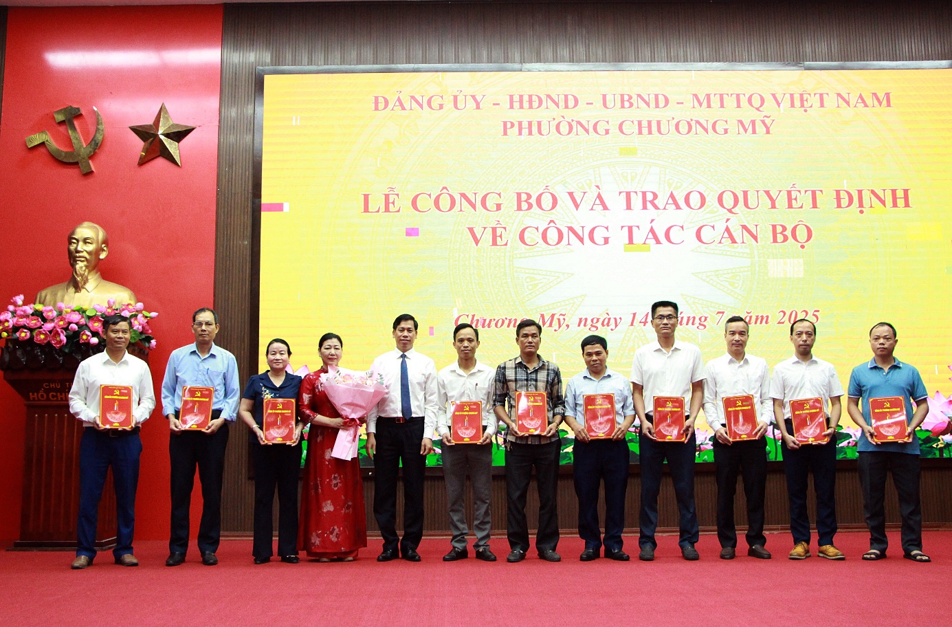 Chương Mỹ công bố và trao quyết định về công tác cán bộ; Triển khai kế hoạch Đại hội các Đảng bộ, Chi bộ trực thuộc tiến tới Đại hội đại biểu Đảng bộ phường Chương Mỹ lần thứ I, nhiệm kỳ 2025 - 2030- Ảnh 5.