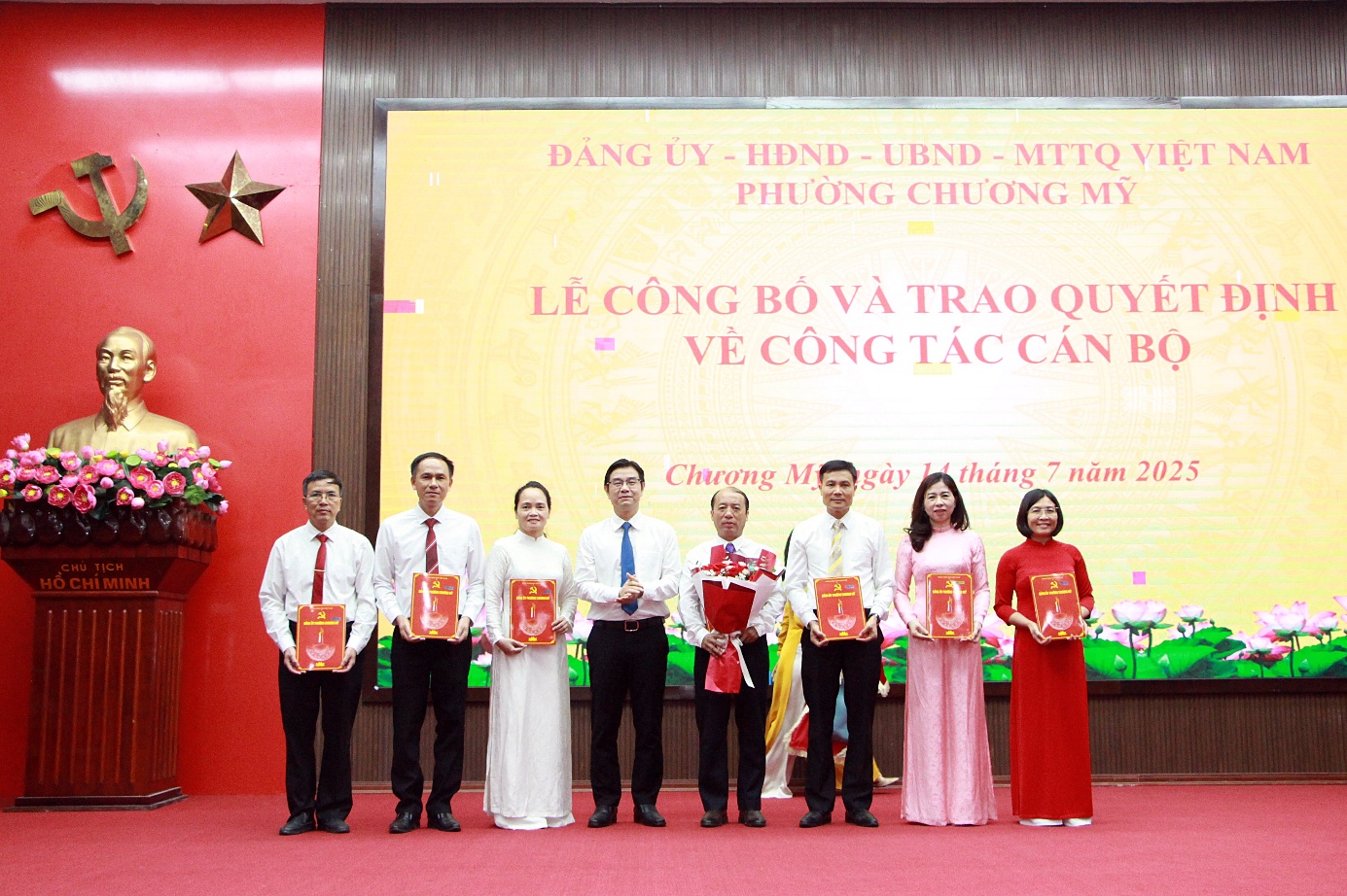 Chương Mỹ công bố và trao quyết định về công tác cán bộ; Triển khai kế hoạch Đại hội các Đảng bộ, Chi bộ trực thuộc tiến tới Đại hội đại biểu Đảng bộ phường Chương Mỹ lần thứ I, nhiệm kỳ 2025 - 2030- Ảnh 10.