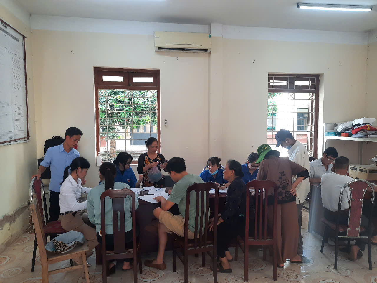 Hoà Xá: ra quân hỗ trợ tiếp nhận hồ sơ trợ cấp hưu trí xã hội cho người cao tuổi không có lương hưu- Ảnh 4.