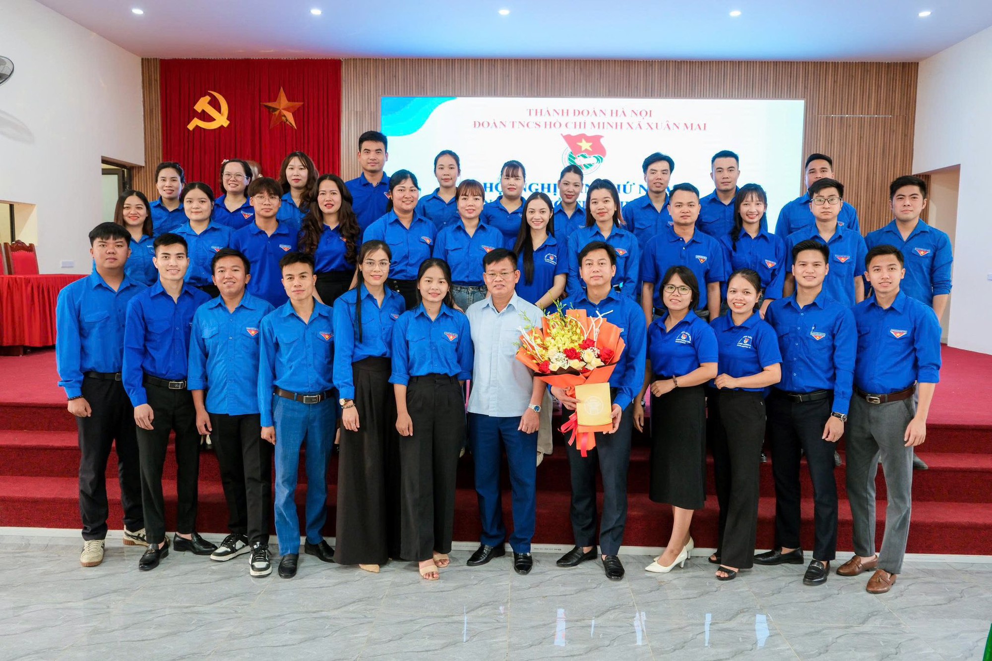 C:\Users\May tinh Loc Ninh\Downloads\518149275_1071746678464649_4399473301767483352_n.jpg