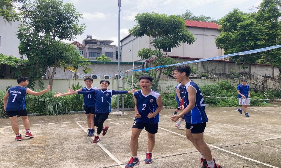 SÔI NỔI GIẢI BÓNG CHUYỀN HƠI THANH NIÊN 
CHÀO MỪNG NGÀY THÀNH LẬP XÃ YÊN LÃNG- Ảnh 3.