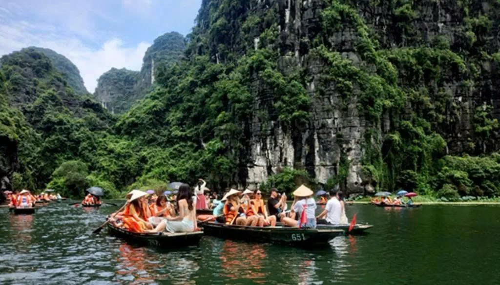 Hà Nội công bố danh mục thủ tục hành chính sửa đổi, bổ sung trong lĩnh vực Du lịch- Ảnh 2.