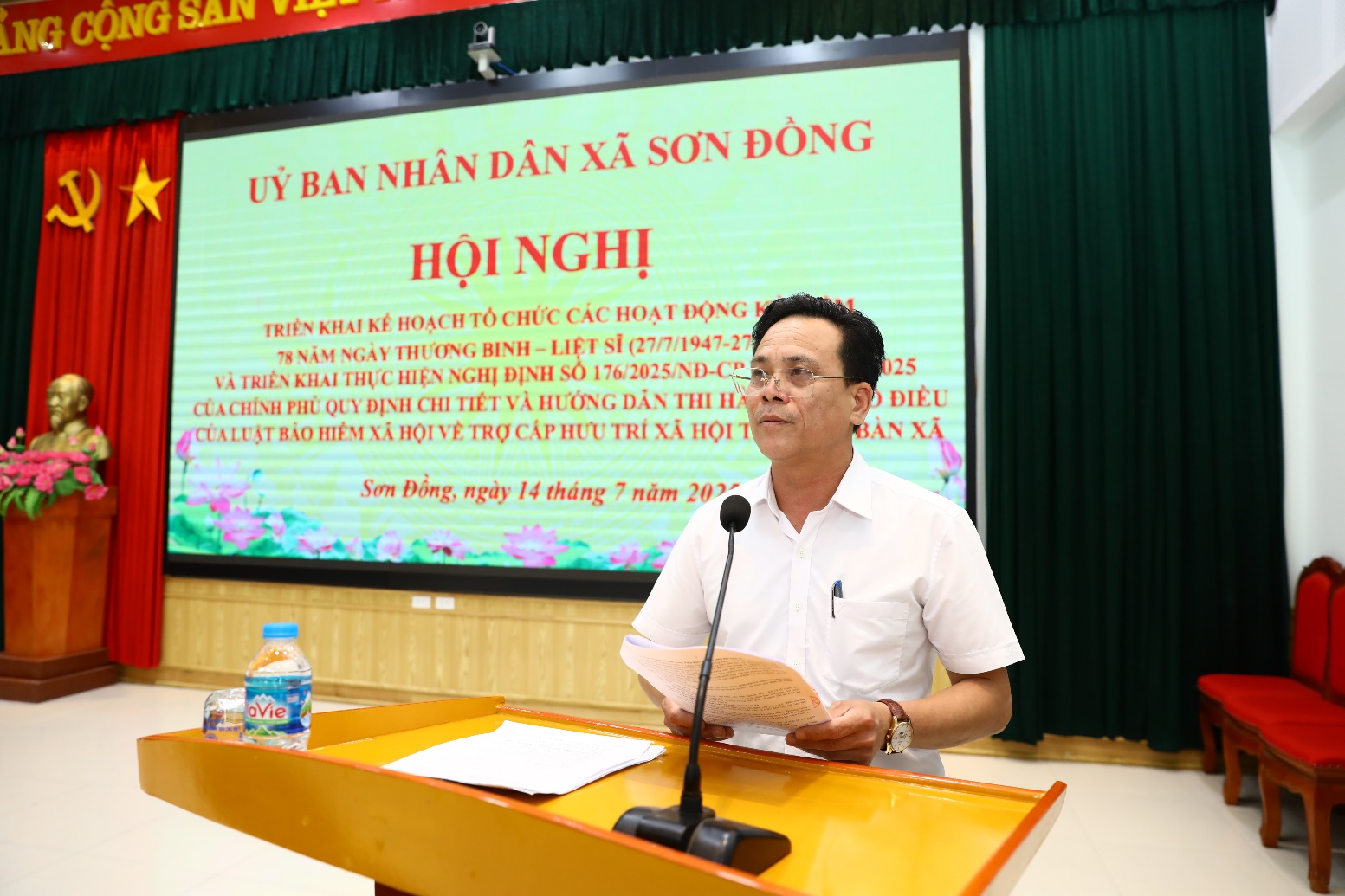 UBND xã Sơn Đồng triển khai Kế hoạch tổ chức các hoạt động kỷ niệm 78 năm ngày Thương binh - Liệt sĩ và triển khai thực hiện Nghị định số 176/2025/NĐ-CP- Ảnh 2.