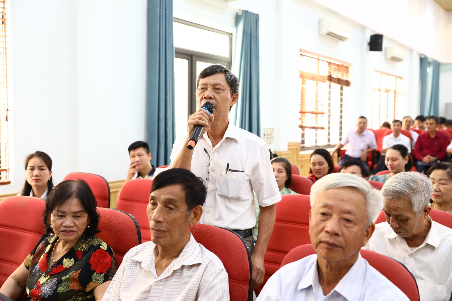 UBND xã Sơn Đồng triển khai Kế hoạch tổ chức các hoạt động kỷ niệm 78 năm ngày Thương binh - Liệt sĩ và triển khai thực hiện Nghị định số 176/2025/NĐ-CP- Ảnh 6.