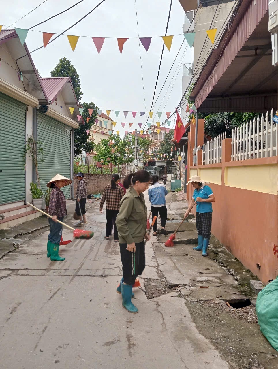 Hội LHPN xã Mê Linh: Phát động tổng vệ sinh môi trường, lan tỏa thông điệp “Phụ nữ góp phần tạo ra sự thay đổi”
- Ảnh 5.
