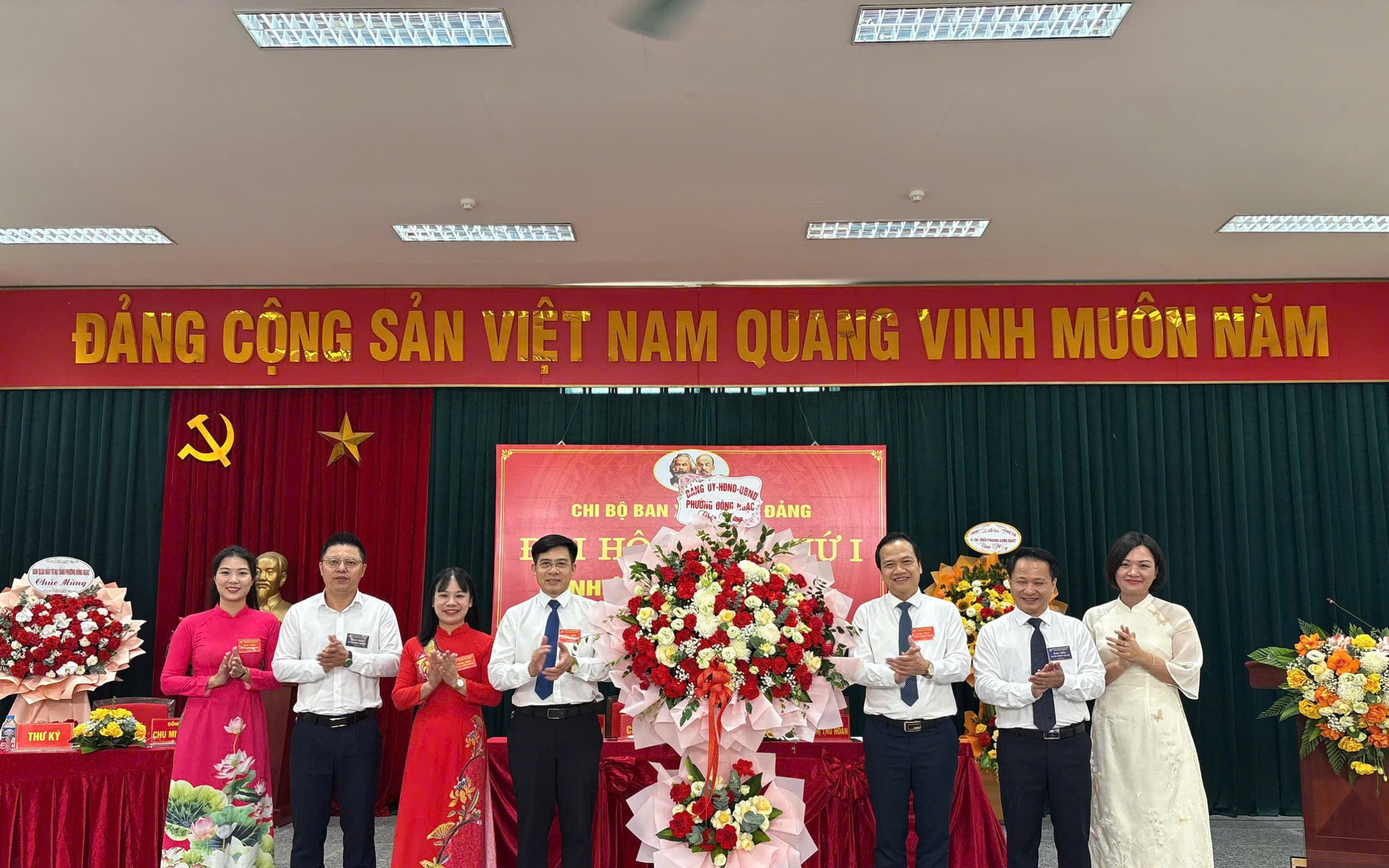 TIN VỀ ĐẠI HỘI CHI BỘ BAN XÂY DỰNG ĐẢNG ĐẢNG BỘ PHƯỜNG ĐÔNG NGẠC LẦN THỨ I, NHIỆM KỲ 2025 – 2030.