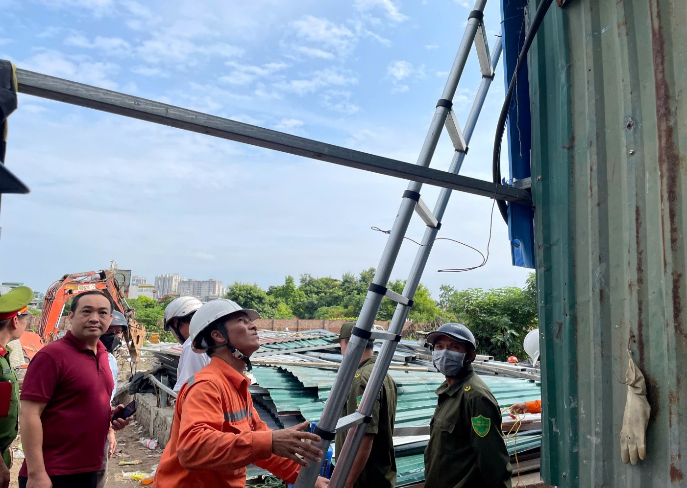 Phường Khương Đình tiếp tục ra quân xử lý vi phạm về trật tự xây dựng trên đất nông nghiệp- Ảnh 3.