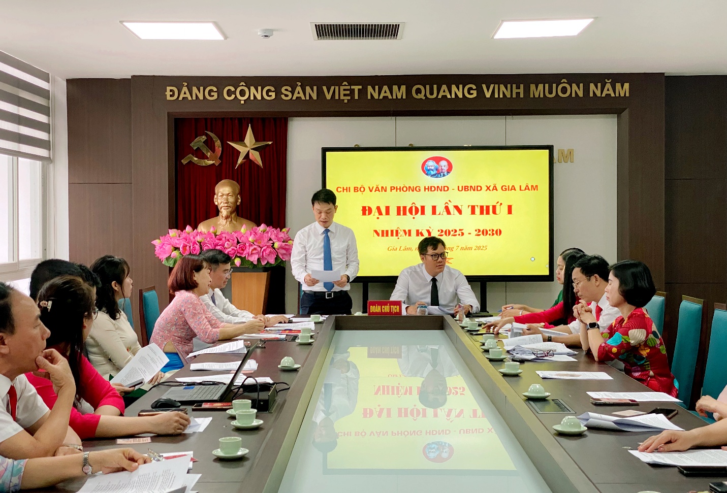 Đại hội Chi bộ Văn phòng HĐND – UBND, Chi bộ Phòng Kinh tế xã Gia Lâm lần thứ I, nhiệm kỳ 2025-2030 thành công tốt đẹp- Ảnh 2.