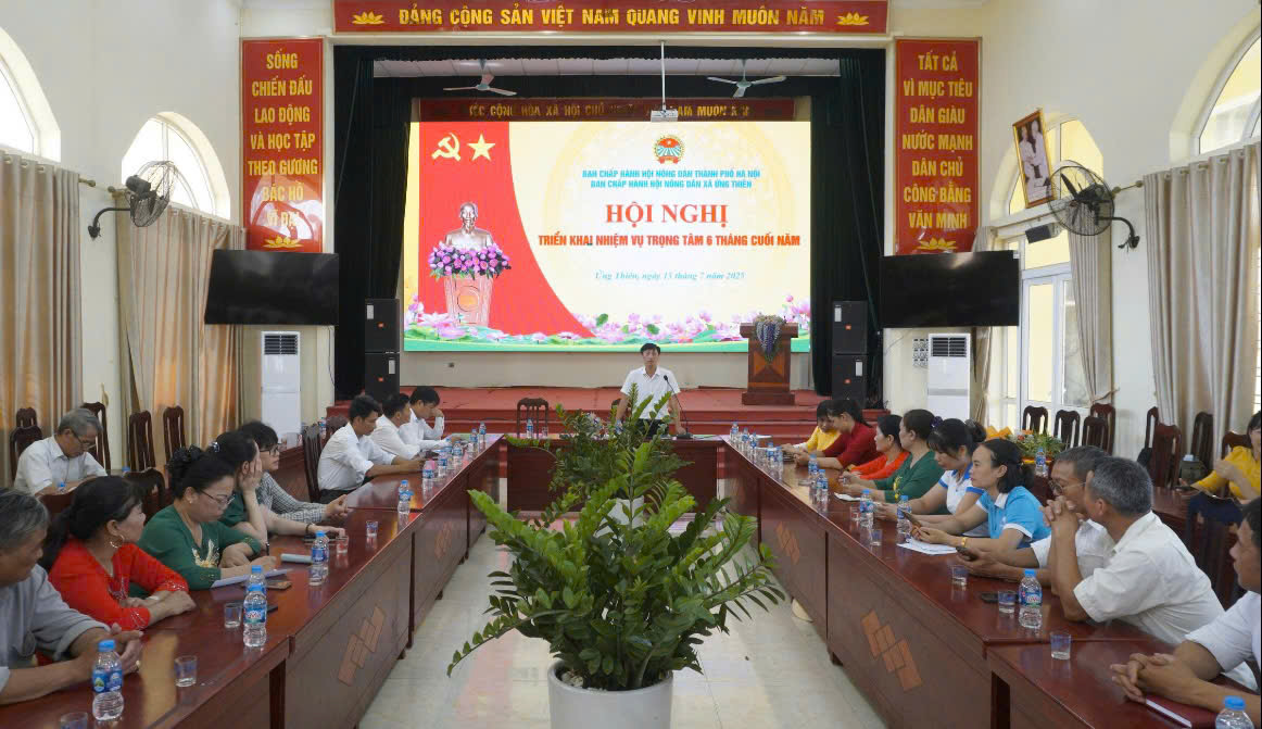 Công bố các Quyết định về công tác tổ chức, công tác cán bộ hội nông dân xã Ứng Thiên- Ảnh 4.