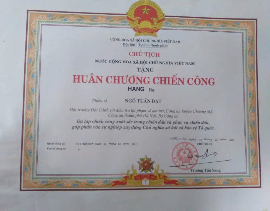 A certificate with red and black text  AI-generated content may be incorrect.
