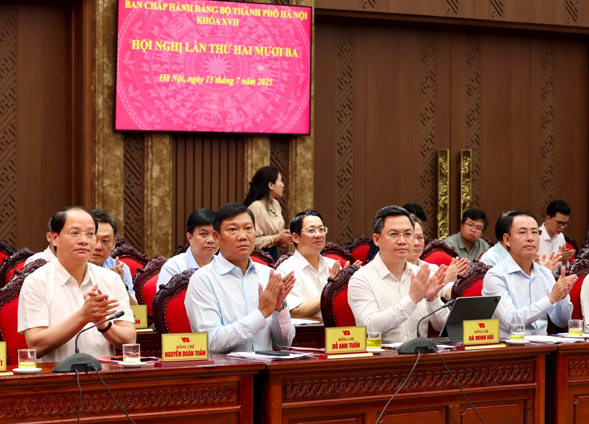 Bí thư Thành ủy Hà Nội Bùi Thị Minh Hoài: Thống nhất cao về phương hướng công tác nhân sự Đại hội Đảng bộ thành phố Hà Nội- Ảnh 4.