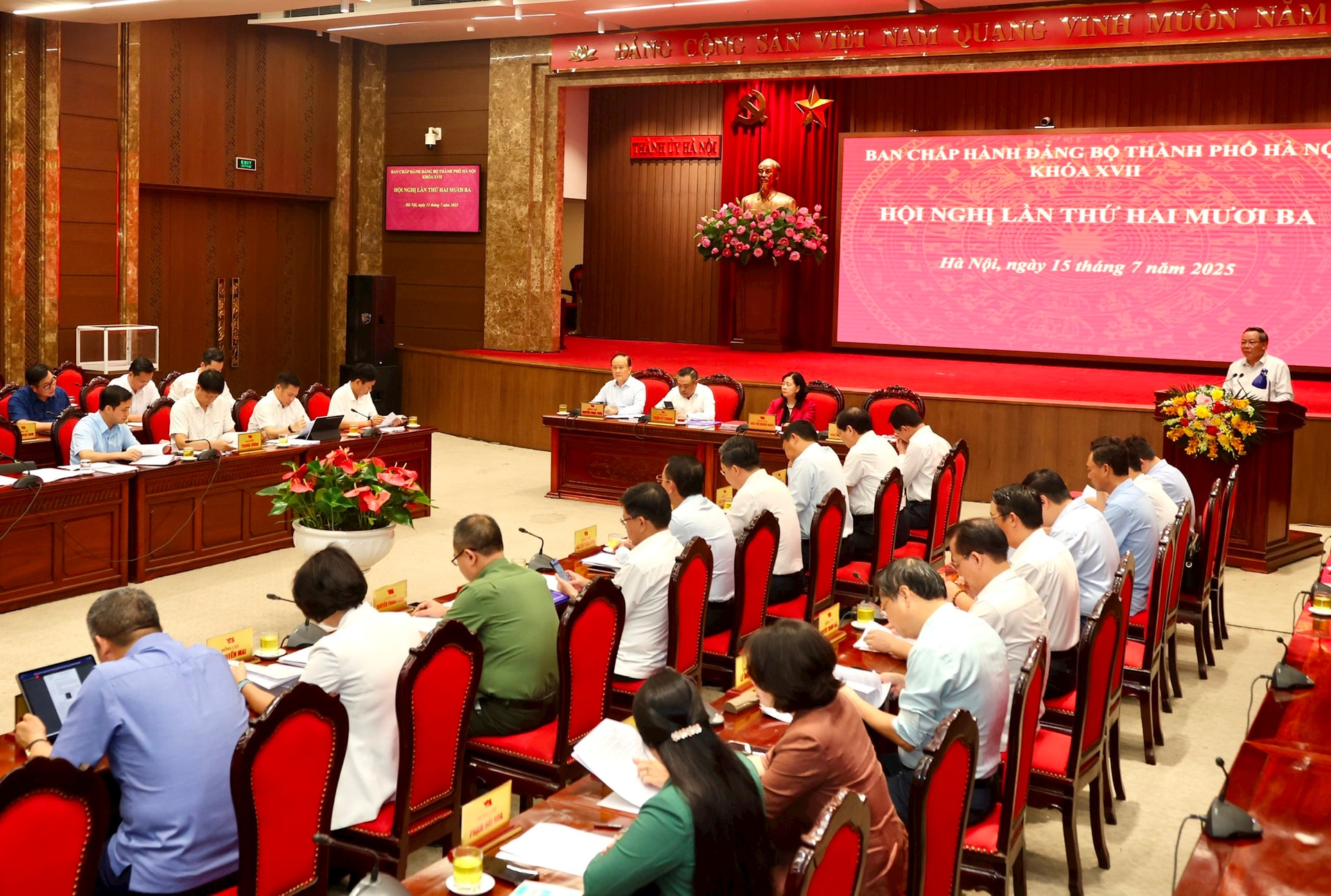 Bí thư Thành ủy Hà Nội Bùi Thị Minh Hoài: Thống nhất cao về phương hướng công tác nhân sự Đại hội Đảng bộ thành phố Hà Nội- Ảnh 3.