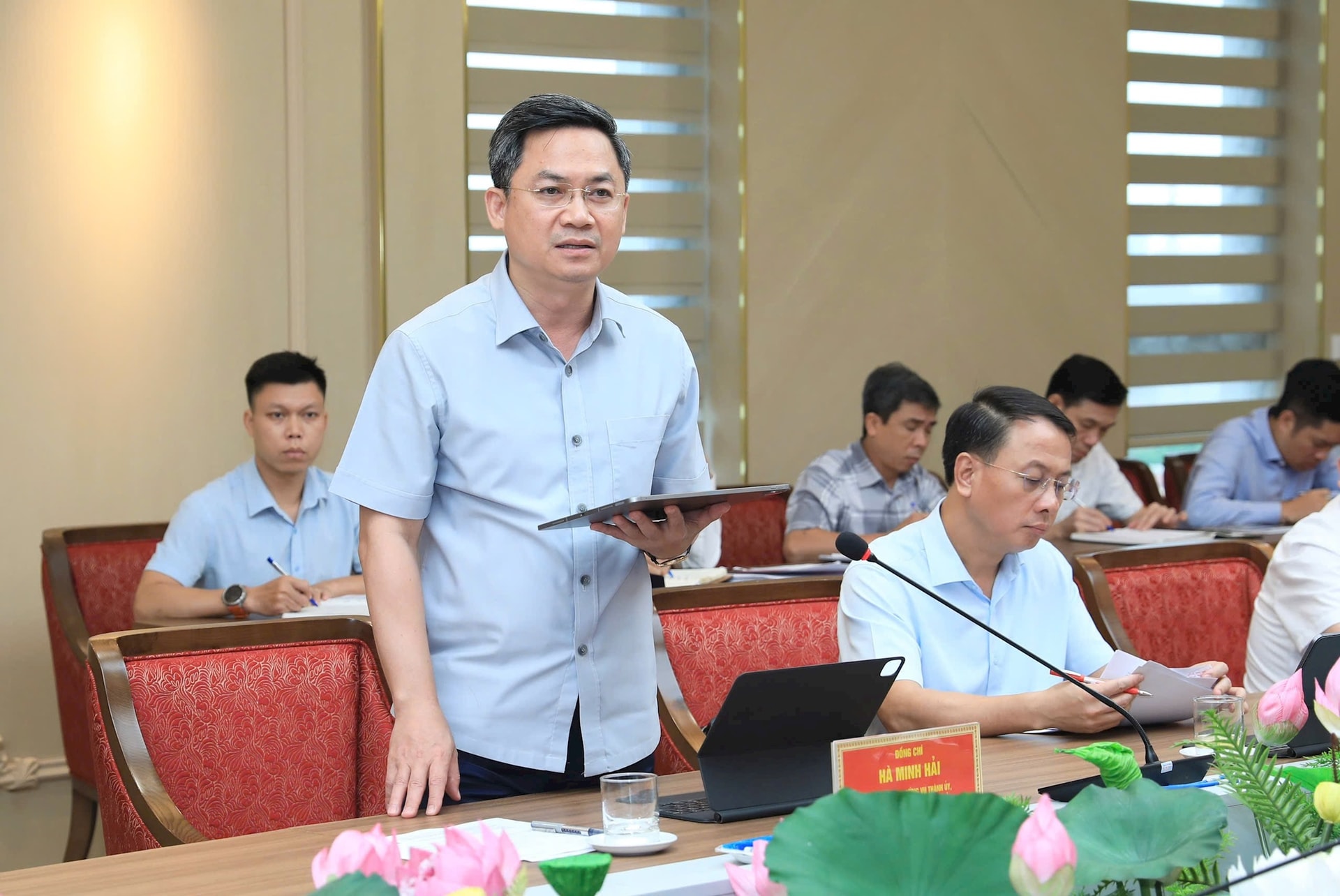 Hội nghị đánh giá tình hình triển khai vận hành mô hình chính quyền địa phương hai cấp trên địa bàn thành phố Hà Nội- Ảnh 4.