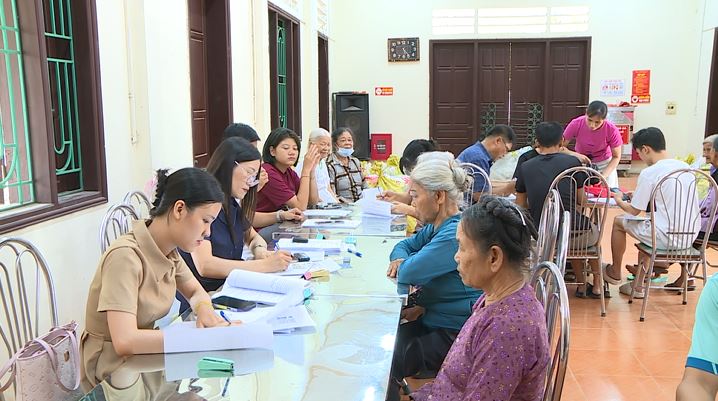 Xã Phúc Thọ tiếp nhận hồ sơ trợ cấp hưu trí xã hội cho người cao tuổi không hưởng lương hưu- Ảnh 3.