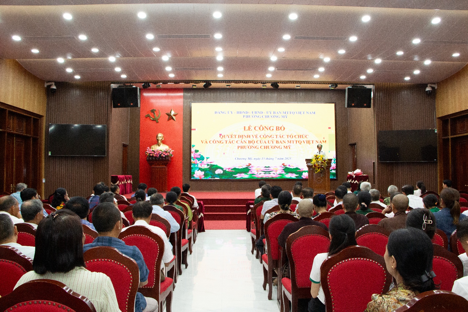 Lễ công bố Quyết định về công tác tổ chức và công tác cán bộ Uỷ ban MTTQ Việt Nam phường Chương Mỹ- Ảnh 2.