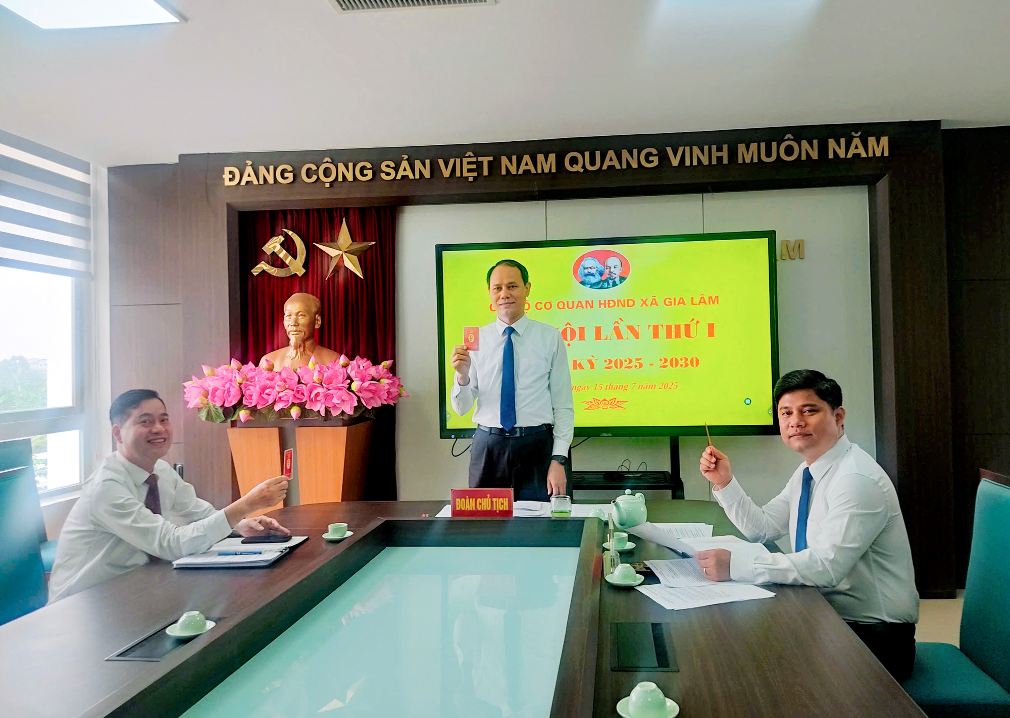 Chi bộ cơ quan HĐND xã Gia Lâm tổ chức Đại hội lần thứ I, nhiệm kỳ 2025–2030- Ảnh 2.