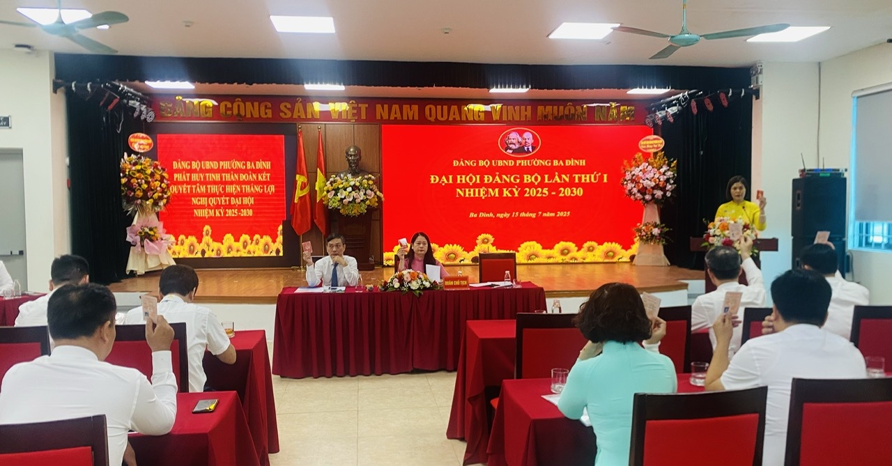Tổ chức thành công Đại hội Đảng bộ UBND phường Ba Đình lần thứ I, nhiệm kỳ 2025 - 2030- Ảnh 4.